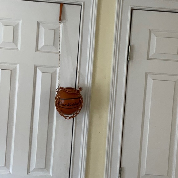 Basketball Themed Handbag - Picture 2 of 5
